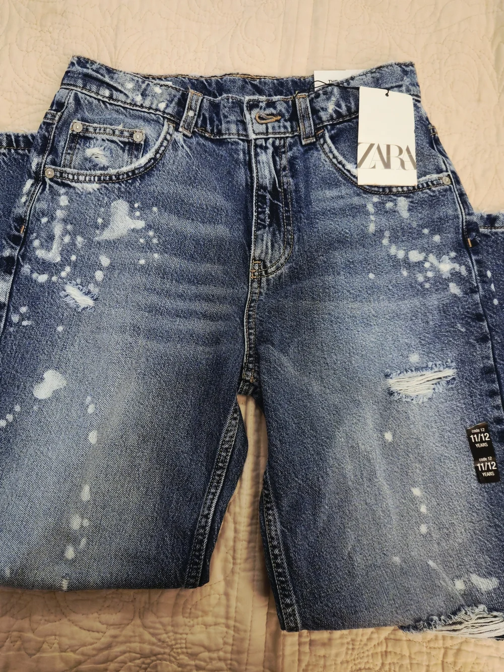 Zara Boys Relaxed Blue Distressed Denim Jeans with Paint-Splash Detail